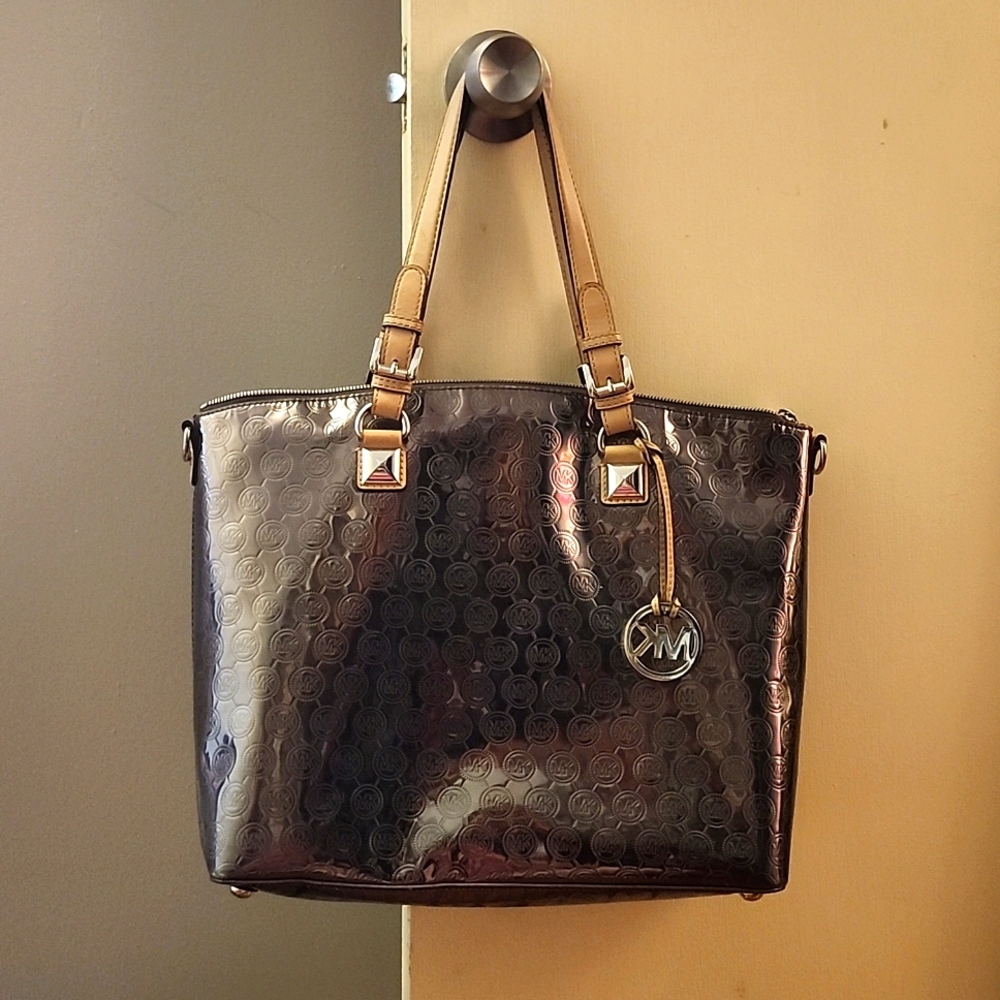 🍁Patent Leather Michael Kors MK Logo Gunmetal Chrome Jet Set Tote